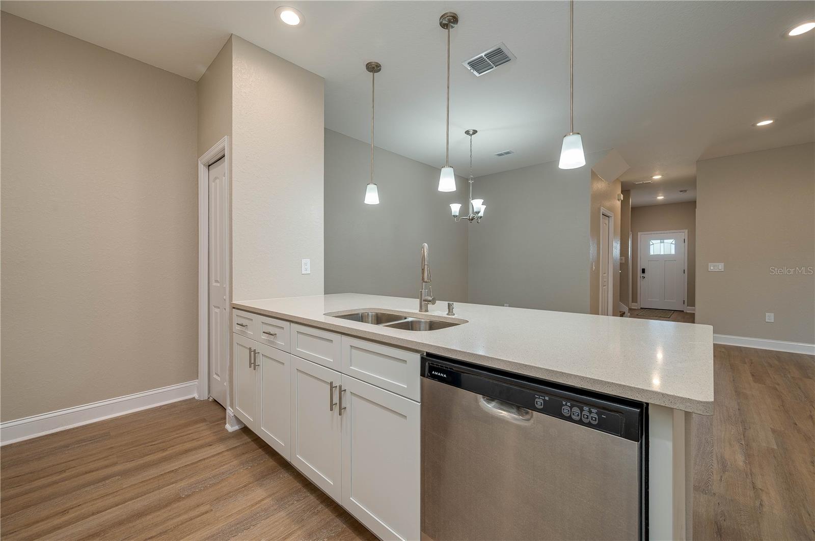 OAKS AT LAKE PARKER - Residential Lease