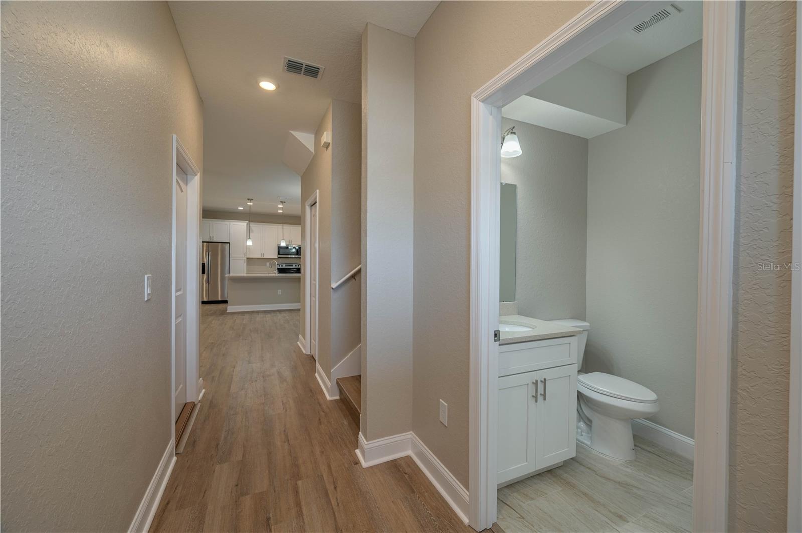 OAKS AT LAKE PARKER - Residential Lease