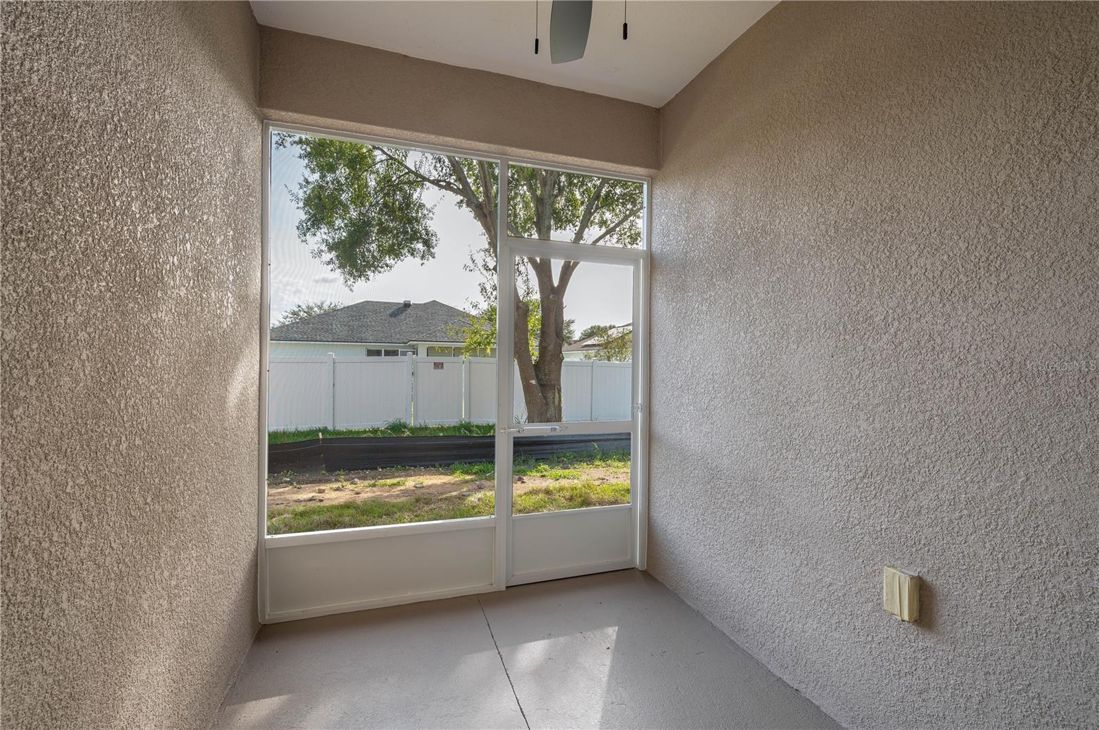 OAKS AT LAKE PARKER - Residential Lease