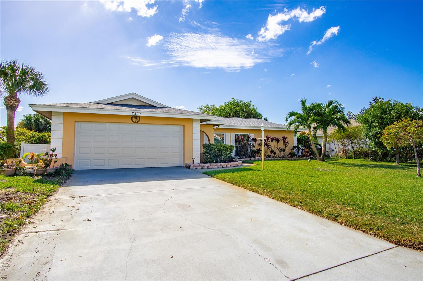 VILLAGE GREEN OF BRADENTON - Residential