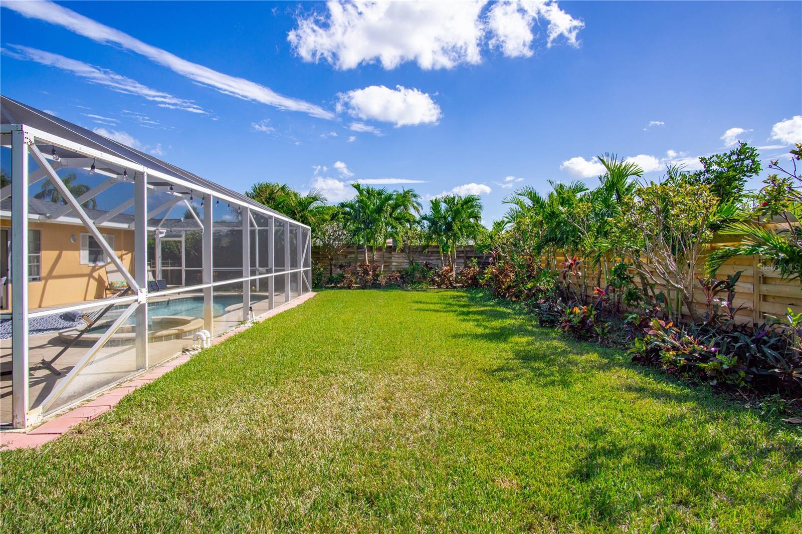 VILLAGE GREEN OF BRADENTON - Residential