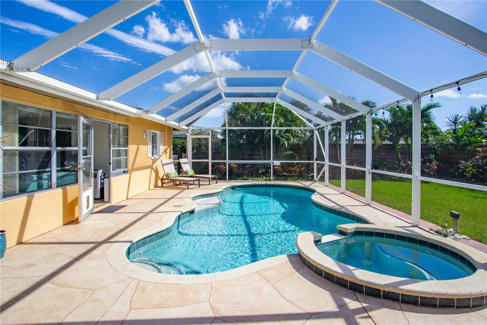 VILLAGE GREEN OF BRADENTON - Residential