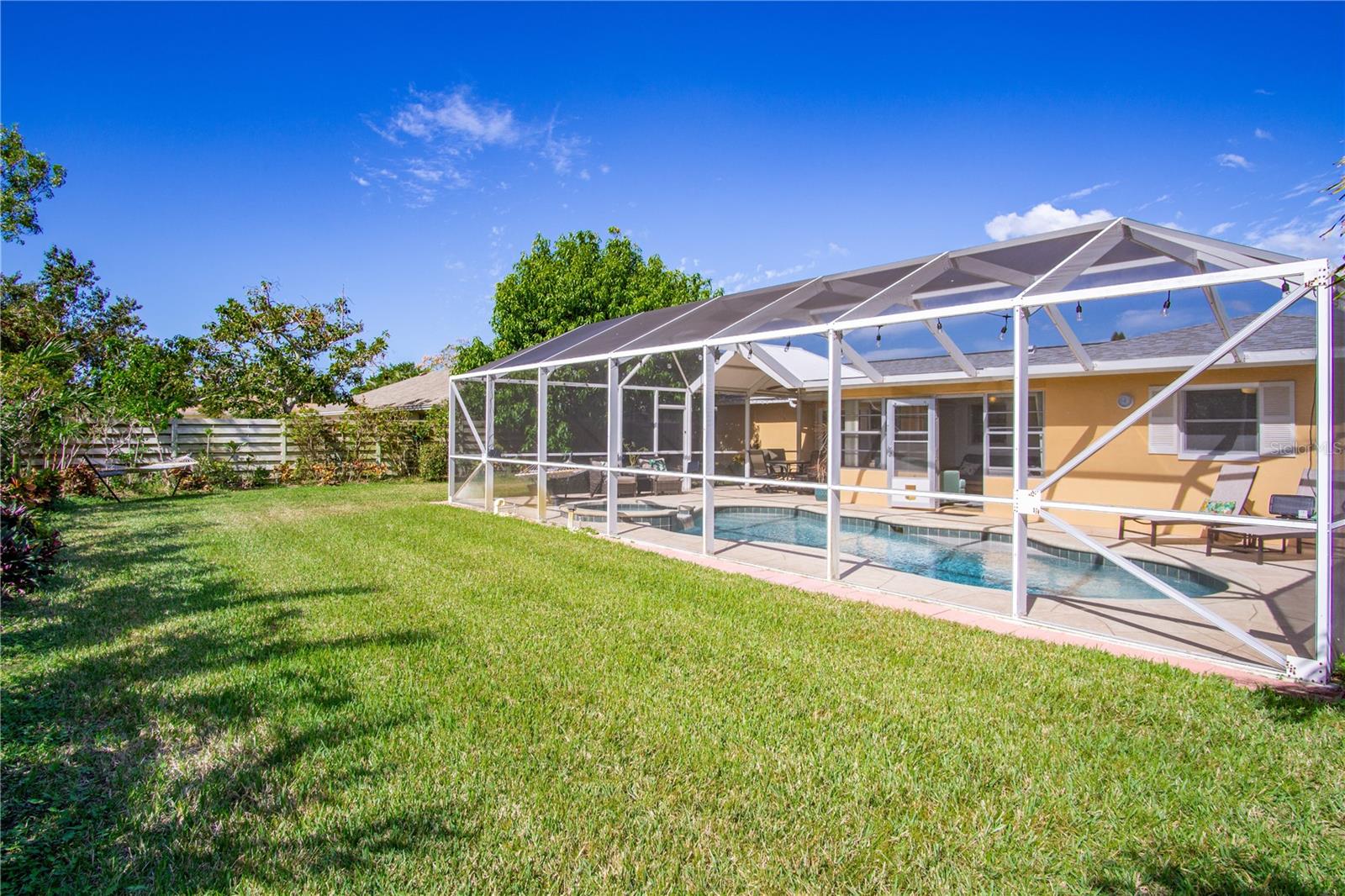 VILLAGE GREEN OF BRADENTON - Residential