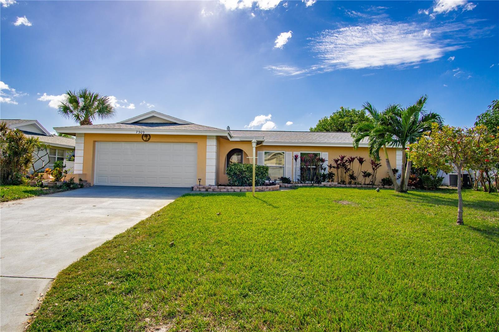 VILLAGE GREEN OF BRADENTON - Residential