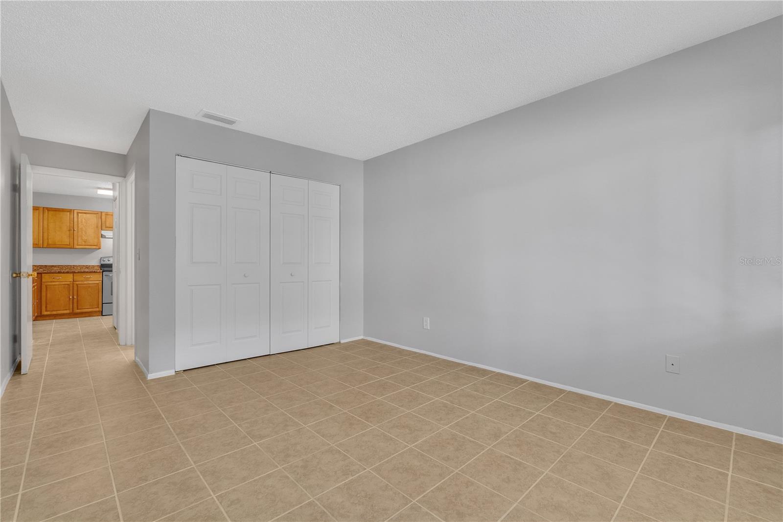 OXFORD SQUARE CONDO - Residential