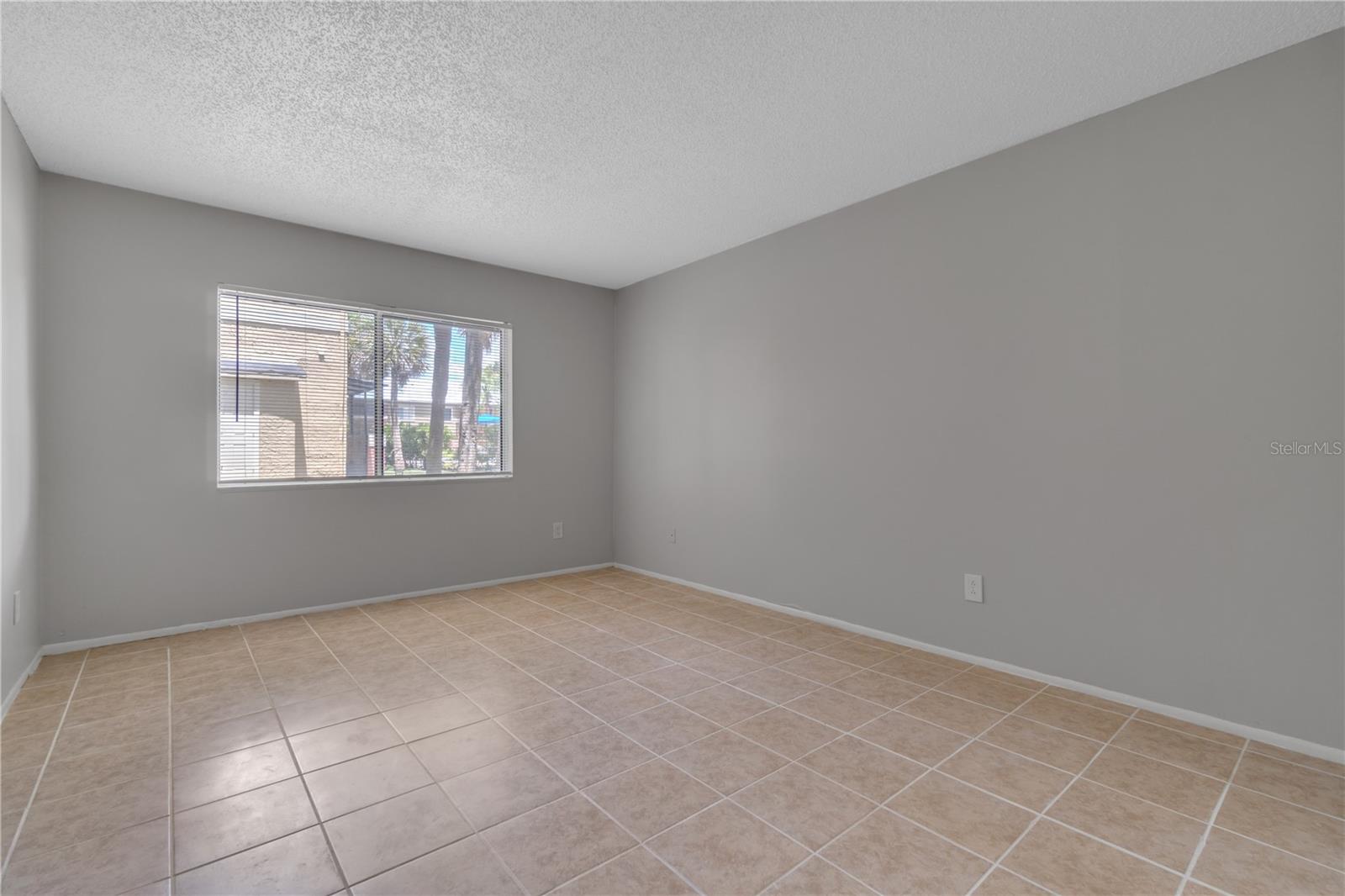 OXFORD SQUARE CONDO - Residential