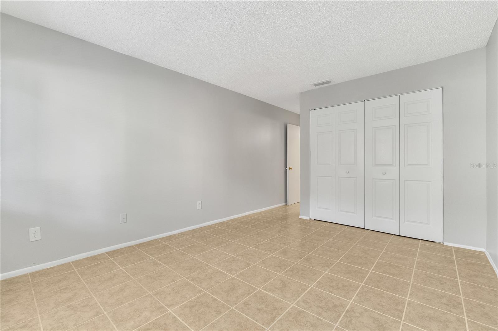 OXFORD SQUARE CONDO - Residential