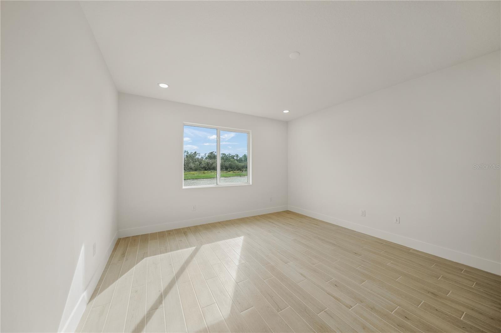 SHELLSTONE AT WATERSIDE - Residential