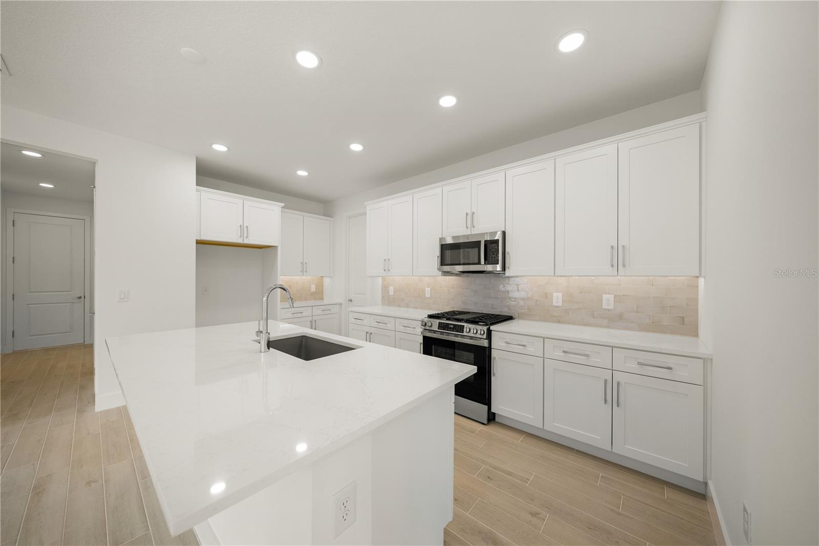 SHELLSTONE AT WATERSIDE - Residential