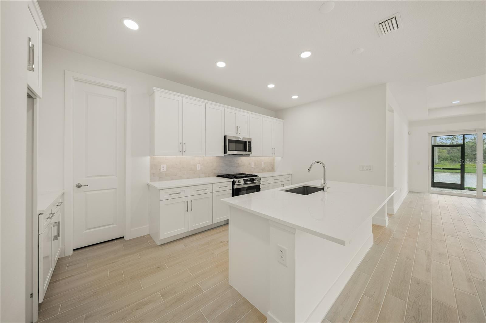 SHELLSTONE AT WATERSIDE - Residential