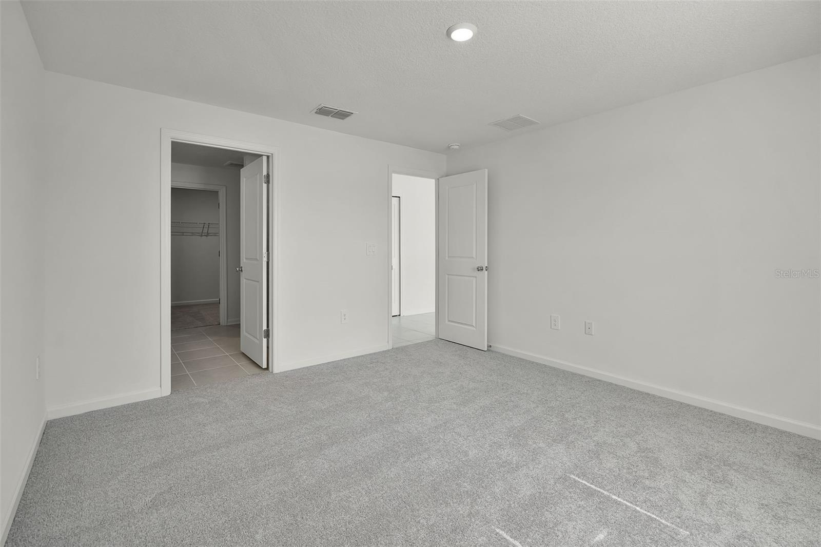 RANCHES/LK MCLEOD III - Residential Lease