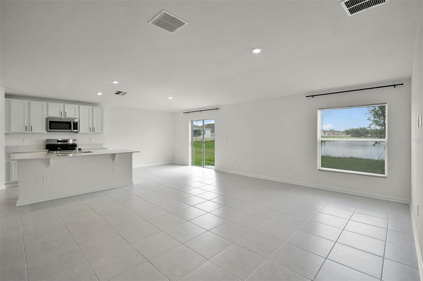 RANCHES/LK MCLEOD III - Residential Lease