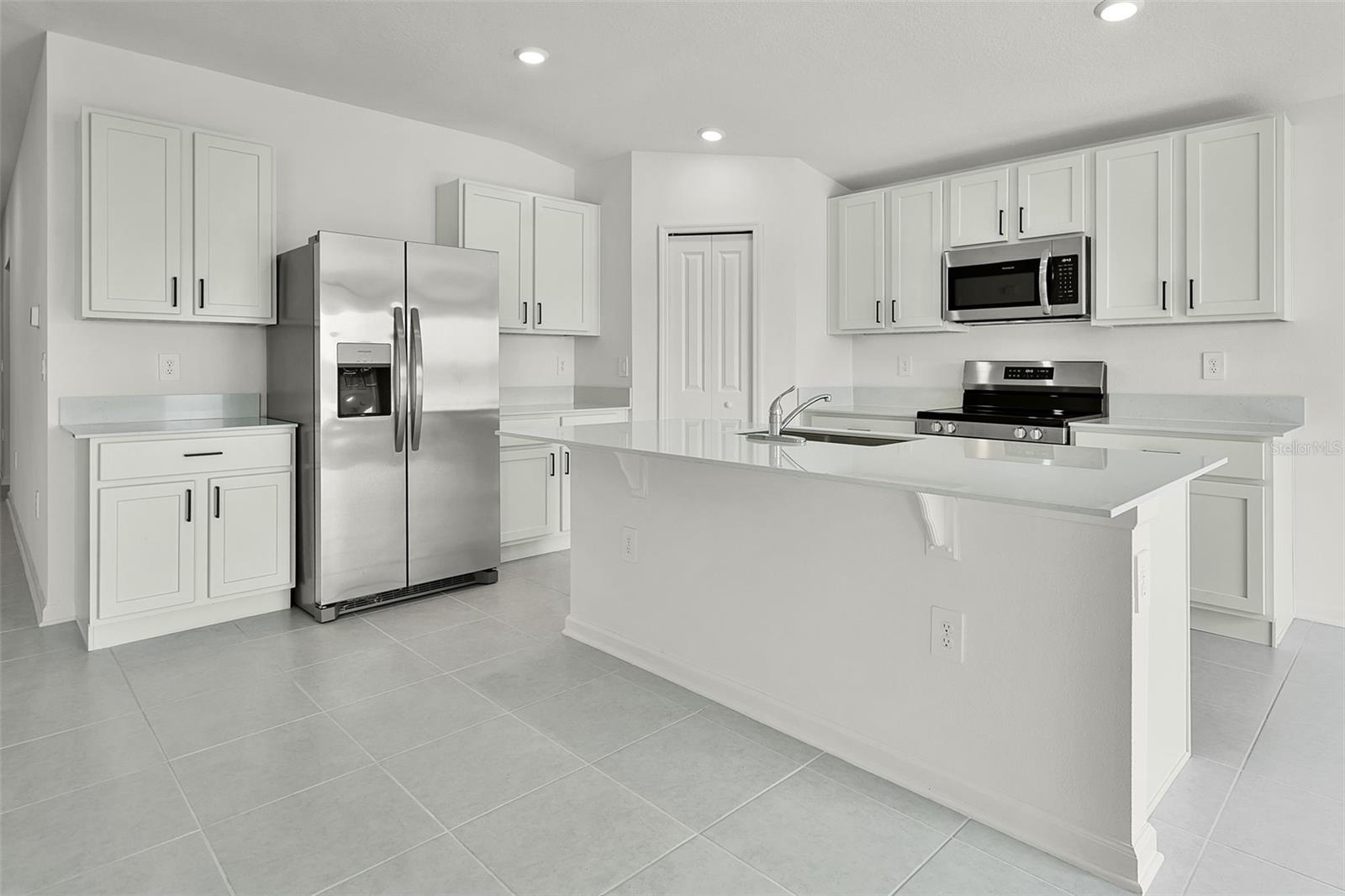 RANCHES/LK MCLEOD III - Residential Lease