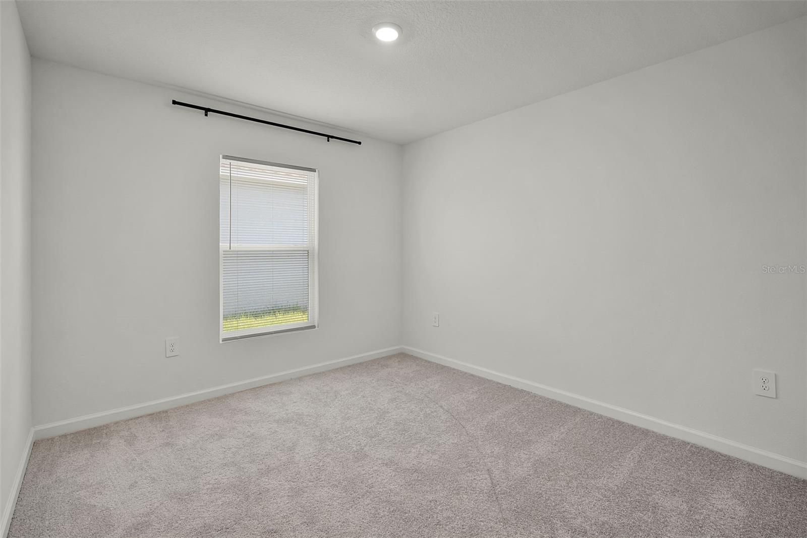 RANCHES/LK MCLEOD III - Residential Lease