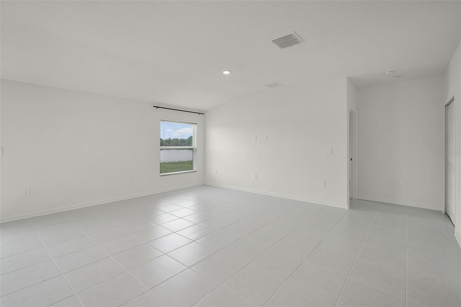 RANCHES/LK MCLEOD III - Residential Lease