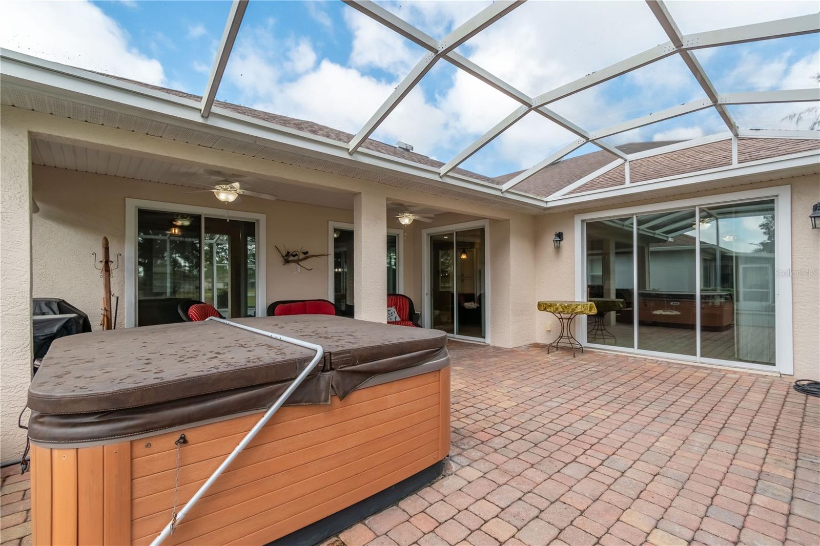 ON TOP OF THE WORLD - Residential