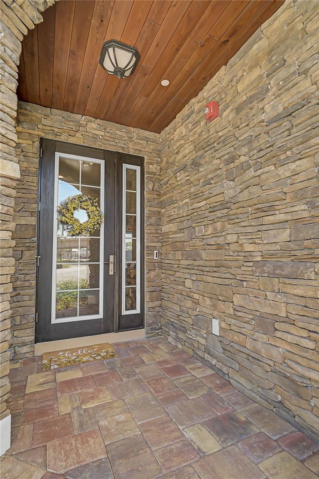 Photo of 205 E Venice Avenue, Venice, FL 34285 (MLS # N6141398)