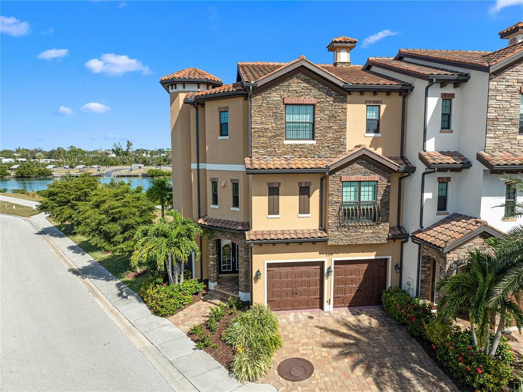 Photo of 205 E Venice Avenue, Venice, FL 34285 (MLS # N6141398)