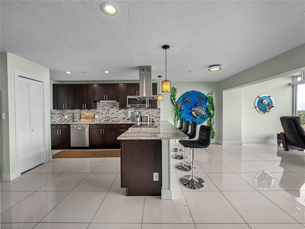 SKY HARBOUR CONDO APTS - Residential Lease