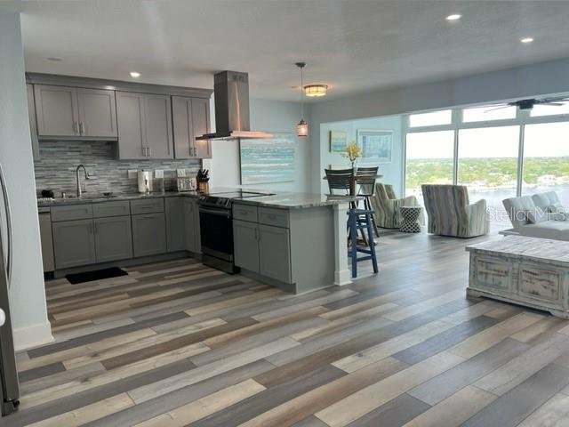 SKY HARBOUR CONDO APTS - Residential Lease