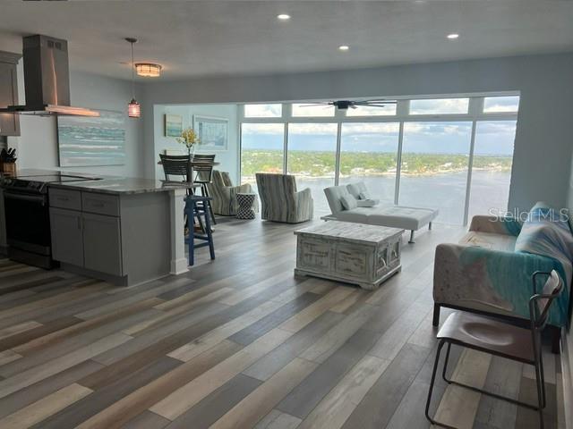 SKY HARBOUR CONDO APTS - Residential Lease