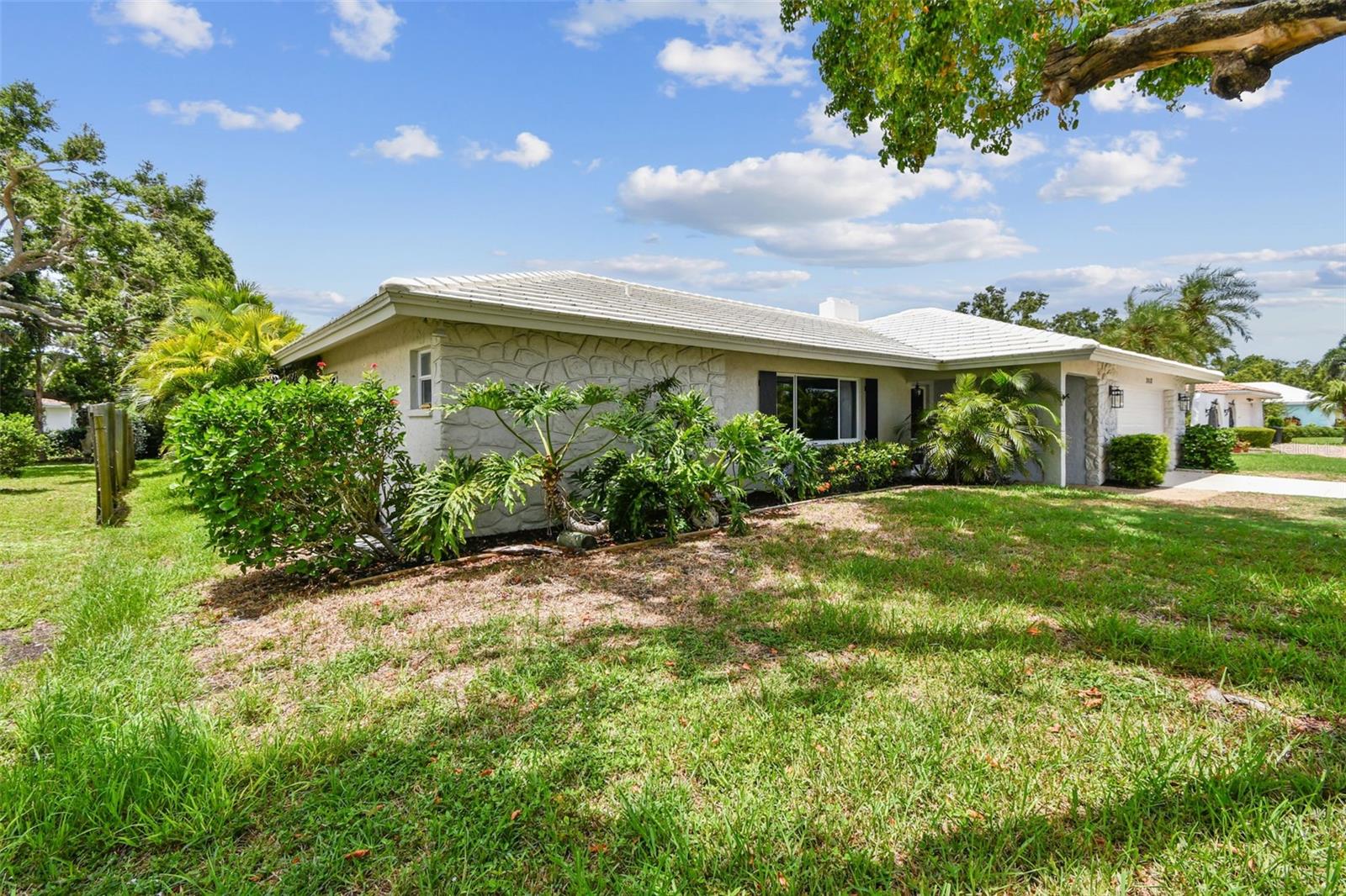 2418 CARDWELL WAY