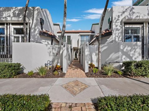 Photo of 200 Cocoanut Avenue #7, Sarasota, FL 34236 (MLS # A4676689)