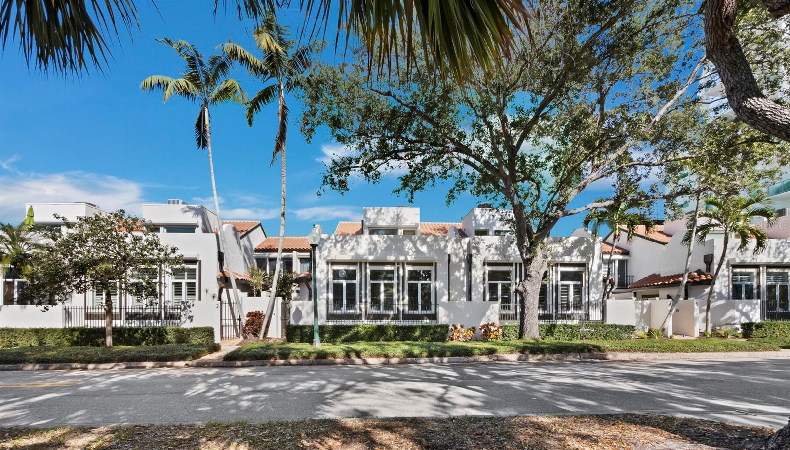 200 COCOANUT AVENUE 7