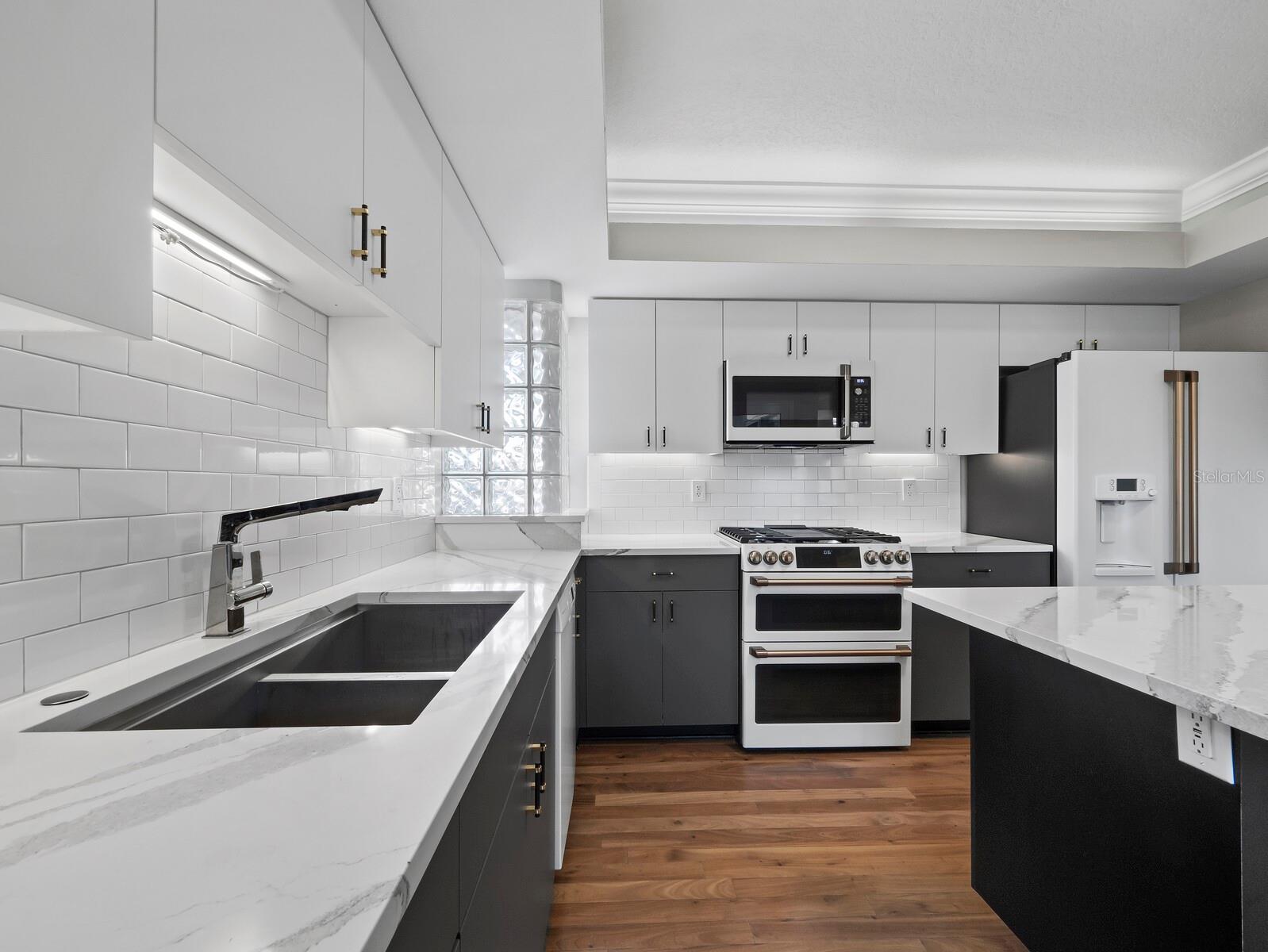 PLAT OF SARASOTA EXHIBIT - Residential