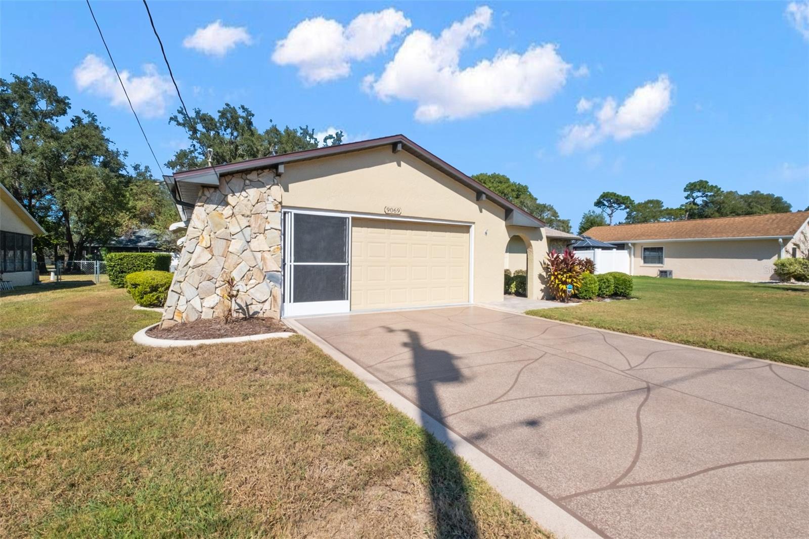 SPRING HILL - Residential