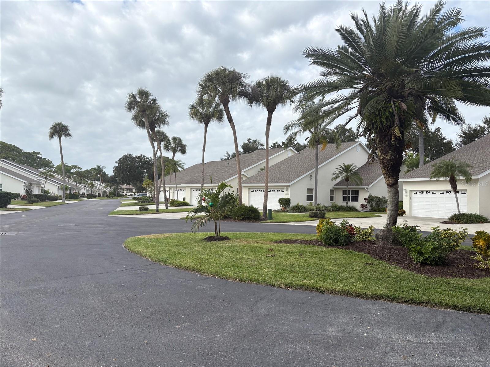 THE VILLAS OF EAGLE CREEK III & IV - Residential