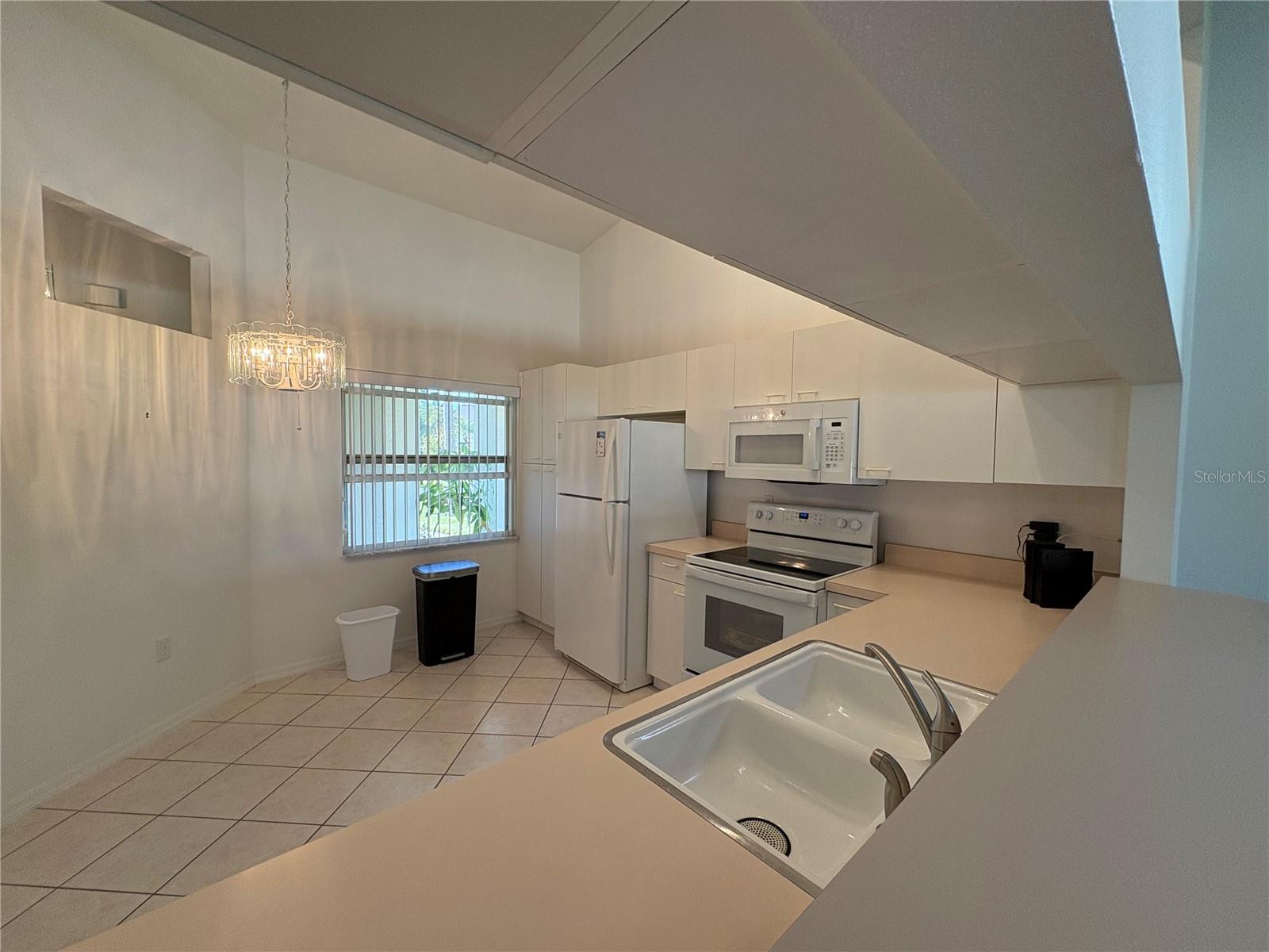 THE VILLAS OF EAGLE CREEK III & IV - Residential