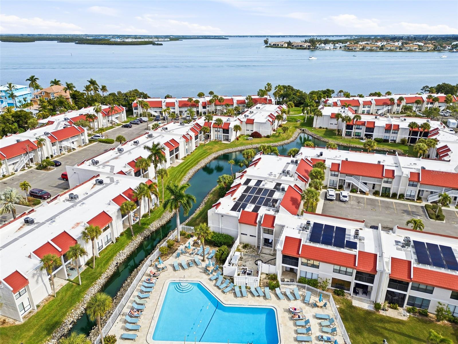 RUNAWAY BAY - Residential