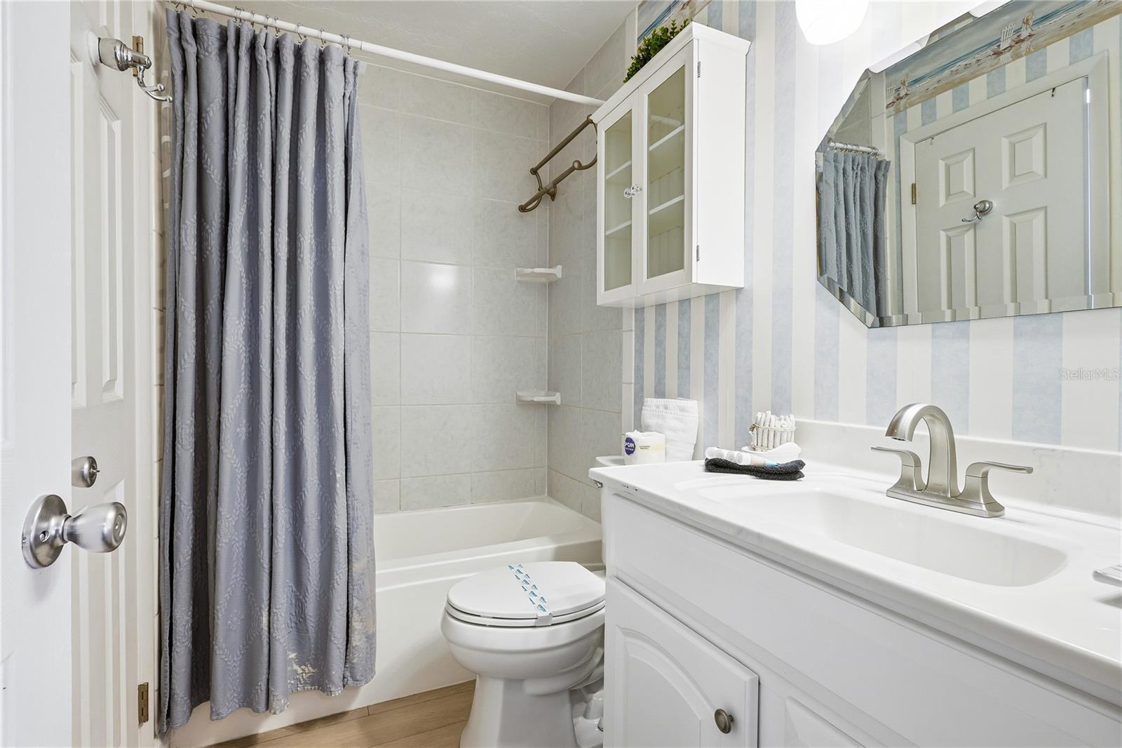 RUNAWAY BAY - Residential