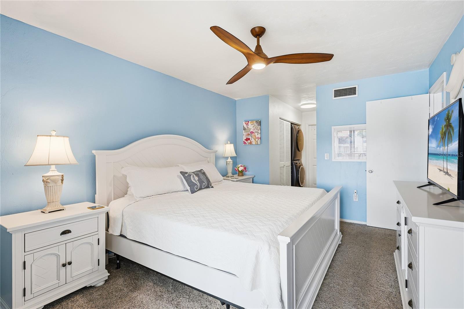 RUNAWAY BAY - Residential