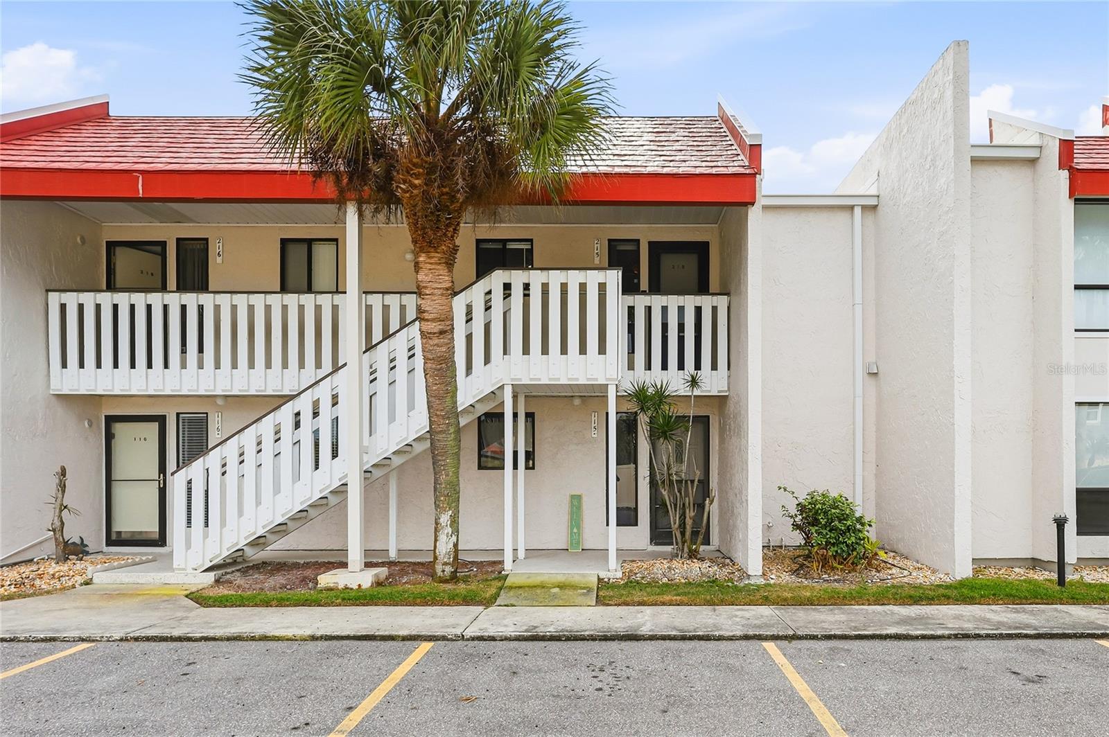 RUNAWAY BAY - Residential