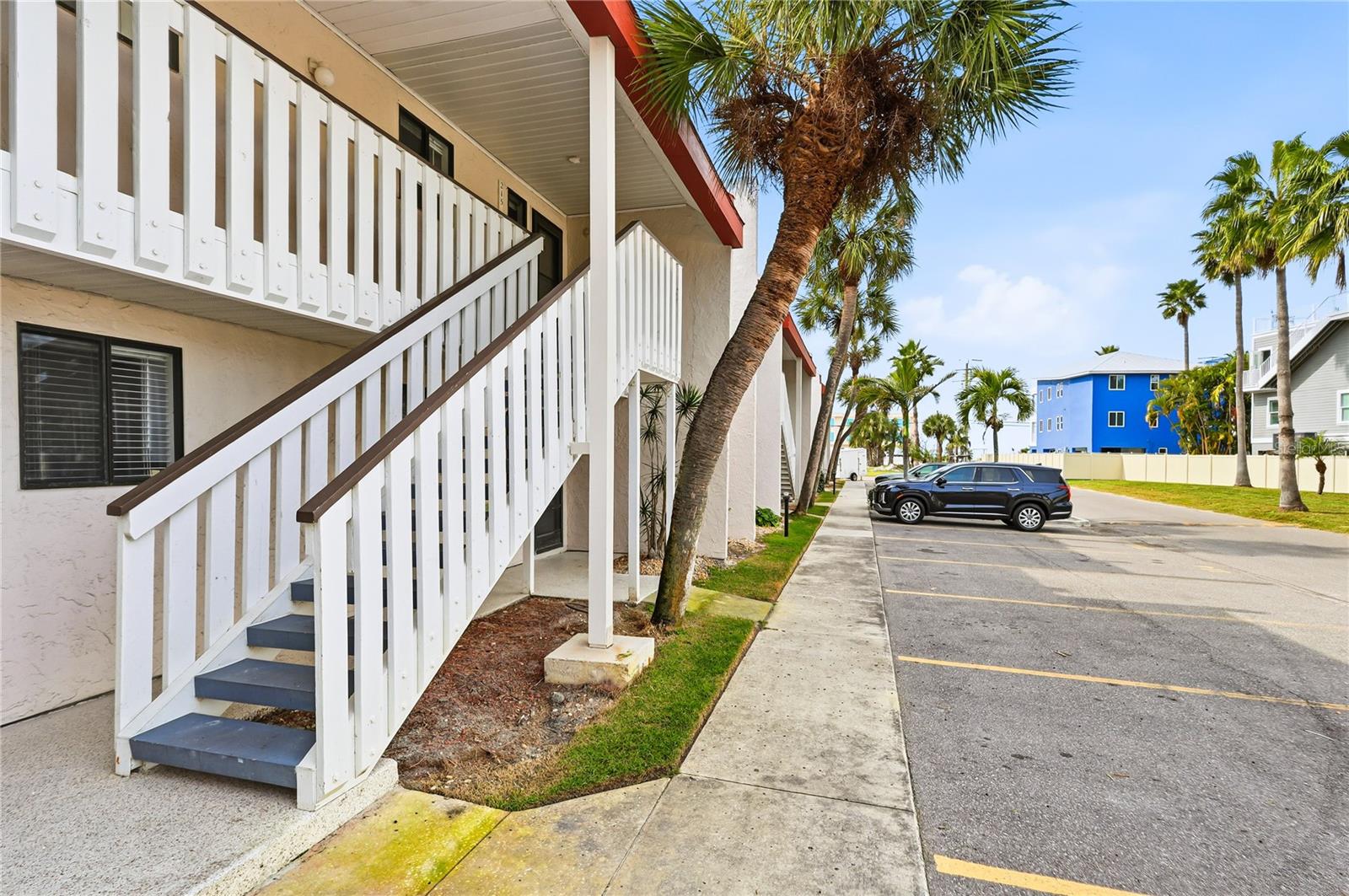 RUNAWAY BAY - Residential