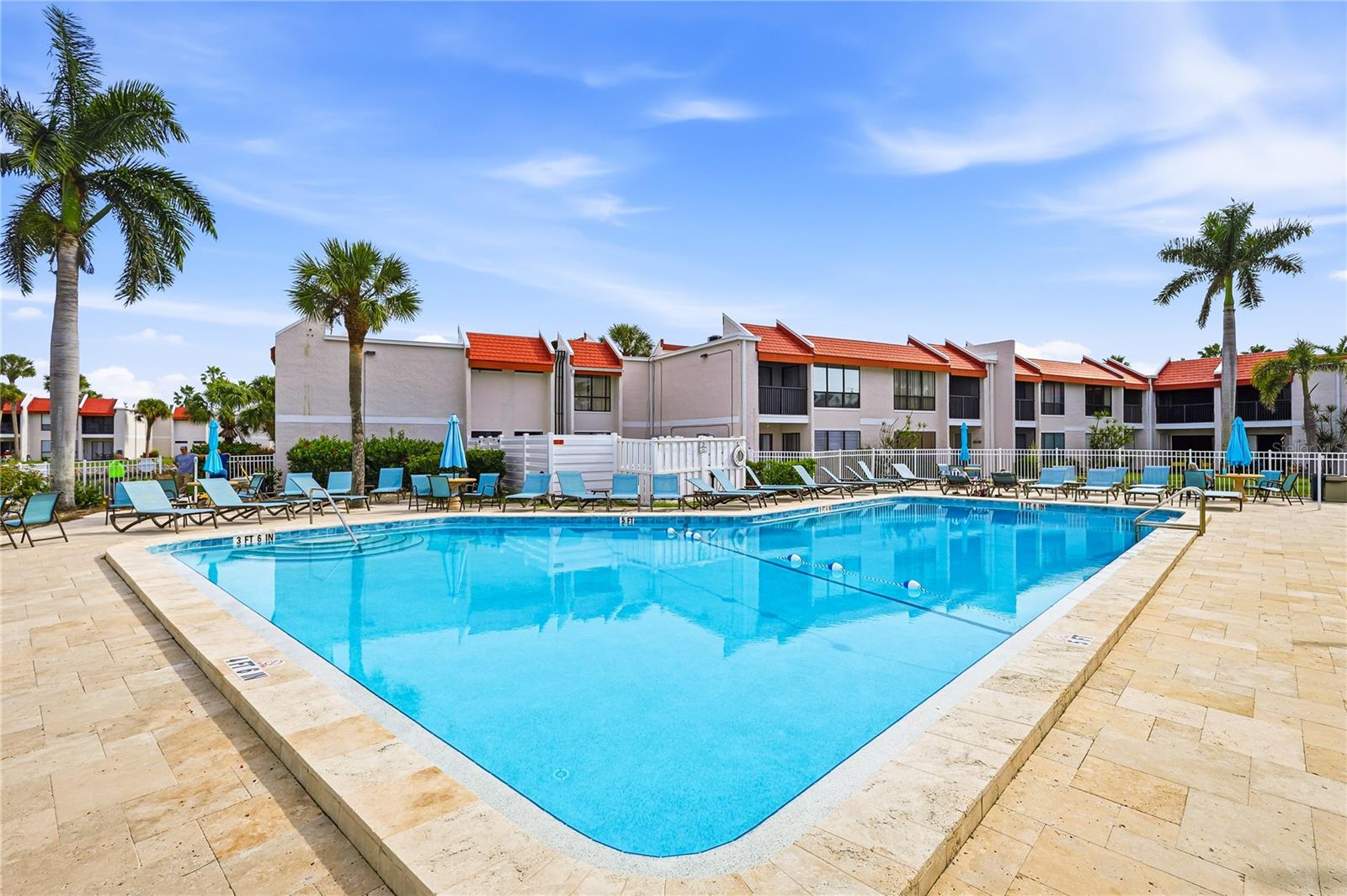 RUNAWAY BAY - Residential