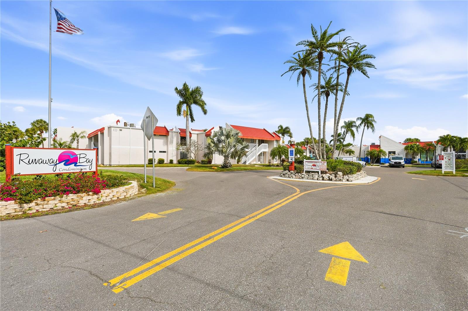 RUNAWAY BAY - Residential