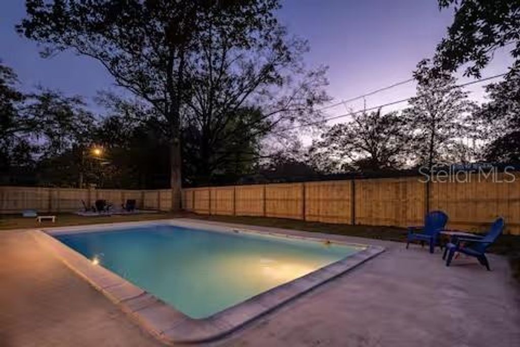 Photo of 1702 NW 38th Drive, Gainesville, FL 32605 (MLS # GC539351)