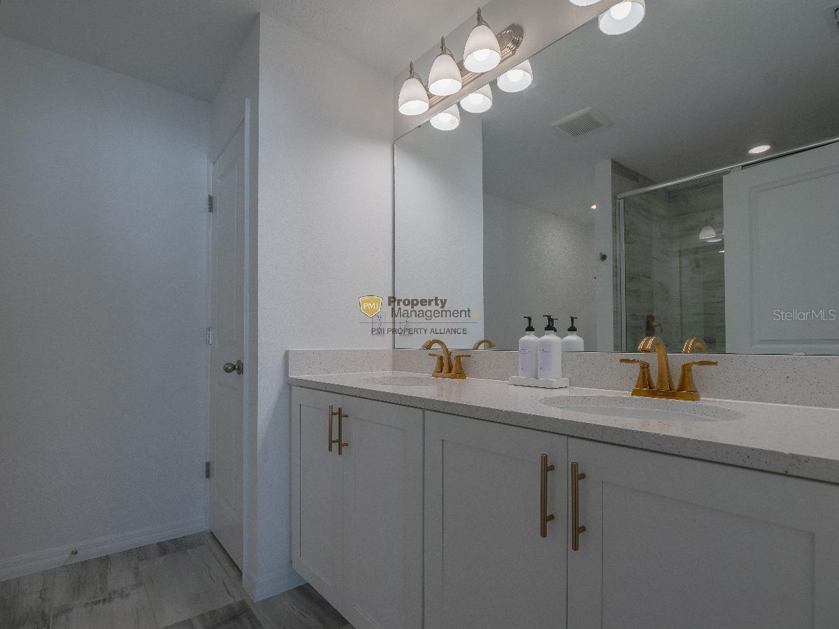 FESTIVAL PH 4 - Residential Lease