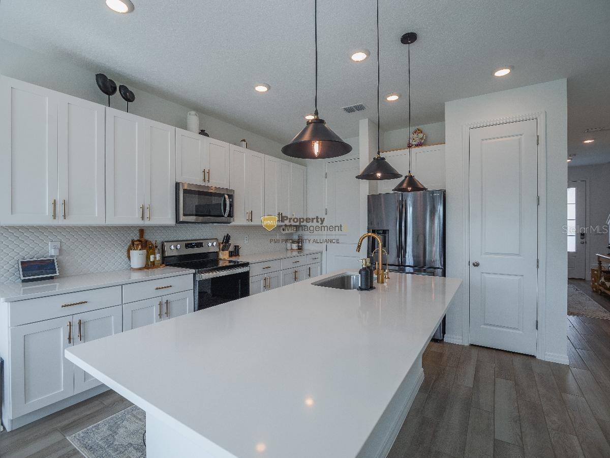 FESTIVAL PH 4 - Residential Lease