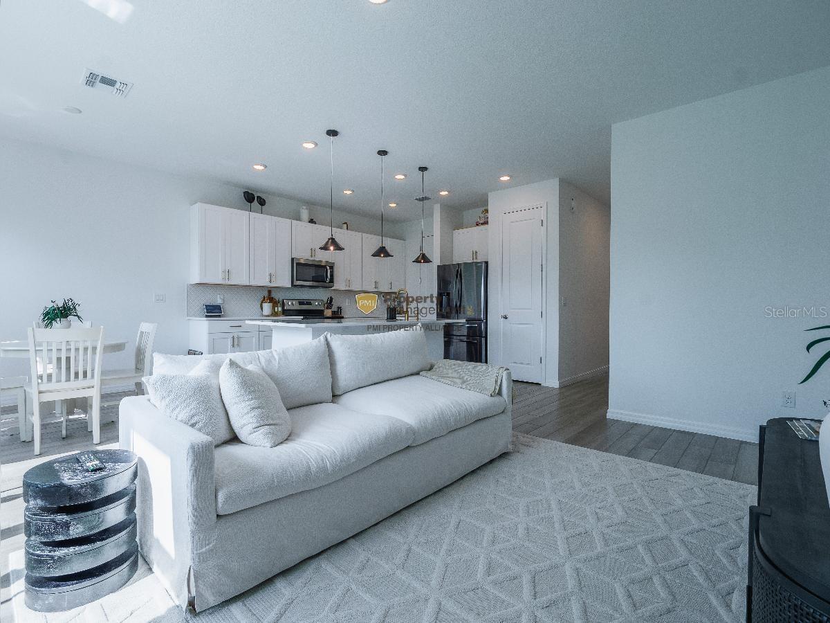 FESTIVAL PH 4 - Residential Lease