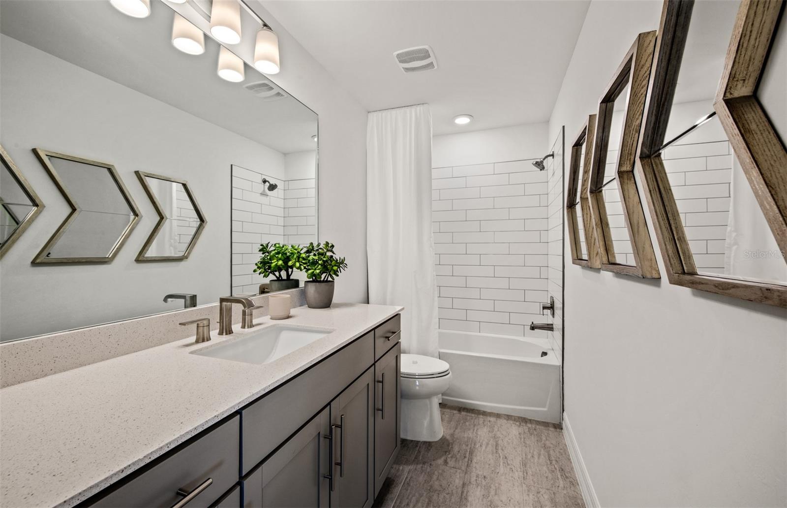 3550 - SUMMER COURT ESTATES - Residential