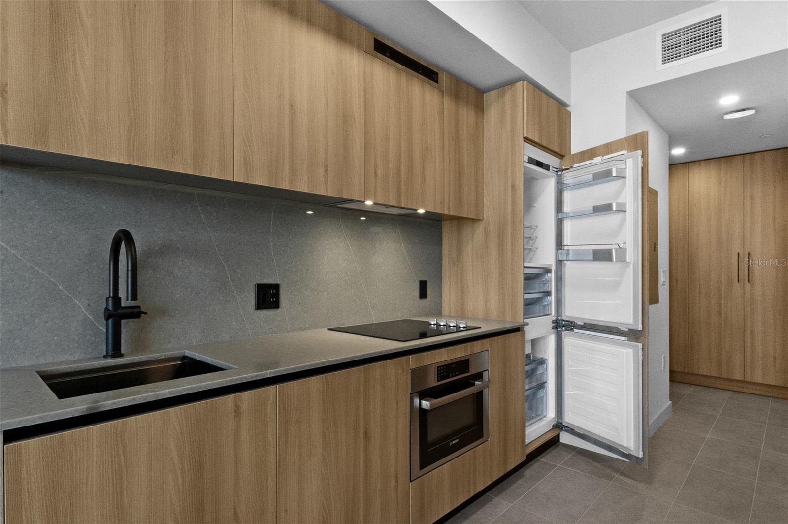 501 FIRT RESIDENCES CONDOMINIUM - Residential