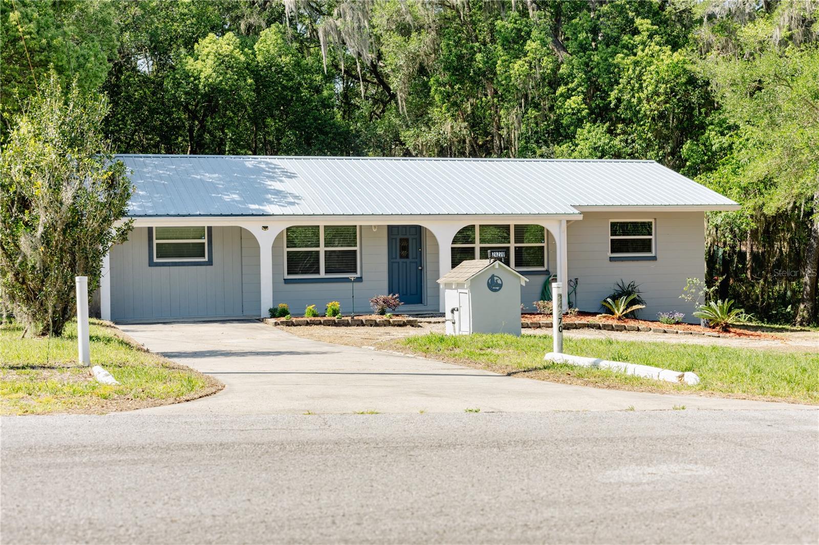 RAINBOW LAKES ESTATE - Residential