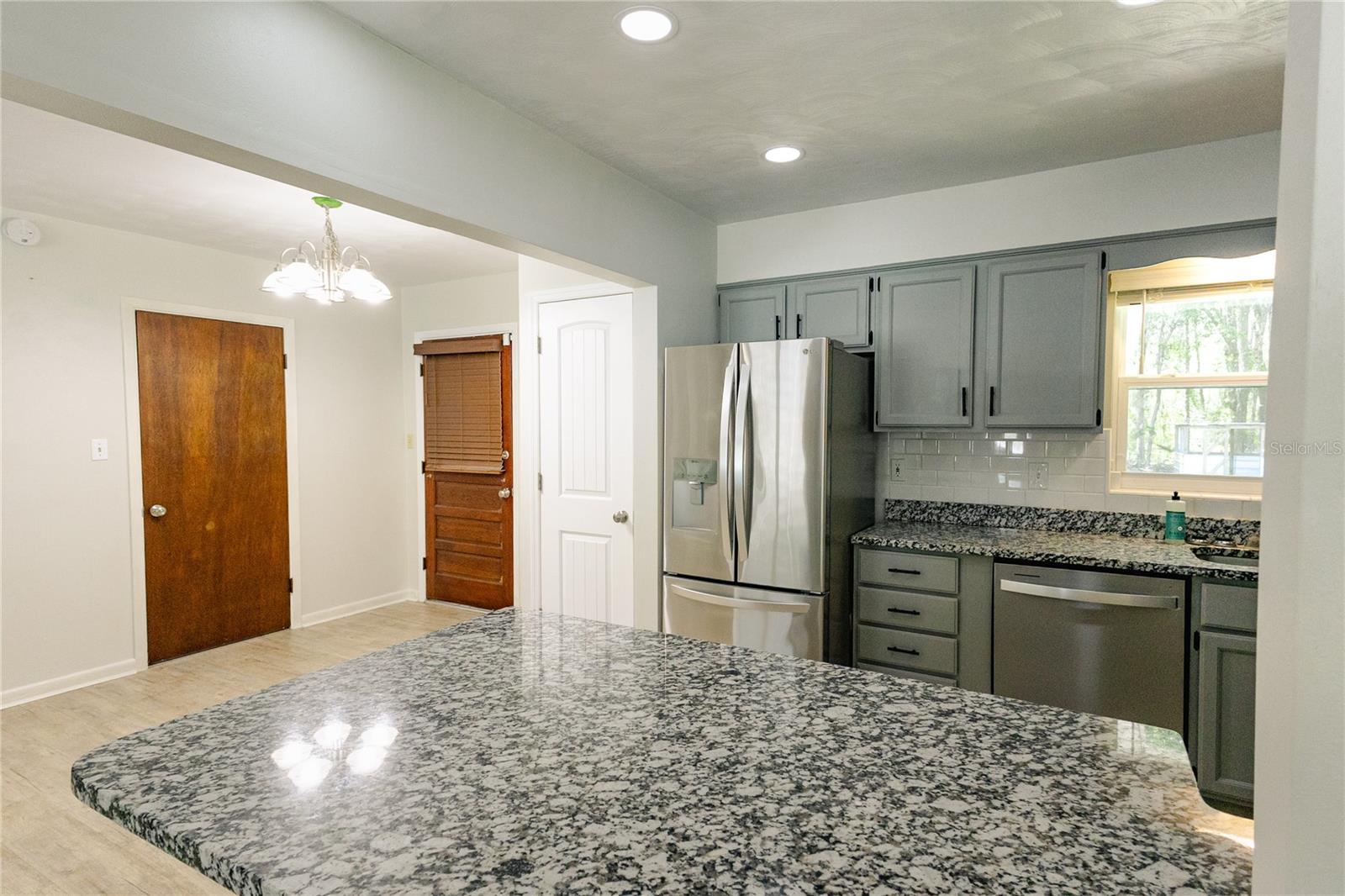 RAINBOW LAKES ESTATE - Residential