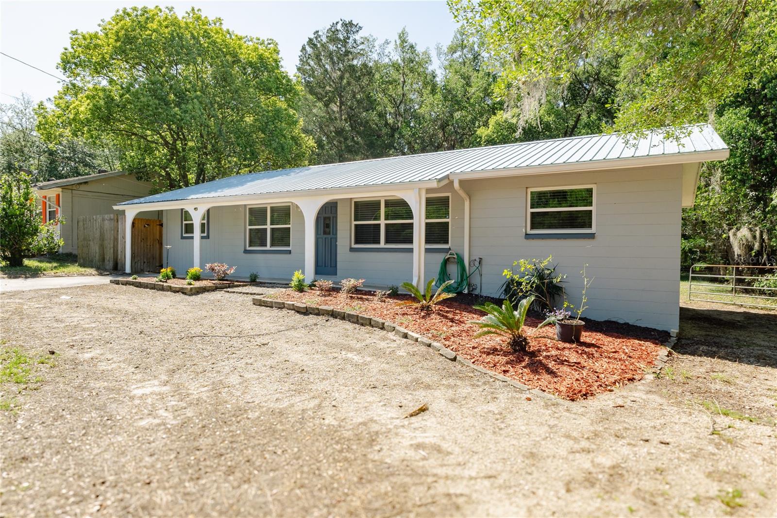 RAINBOW LAKES ESTATE - Residential