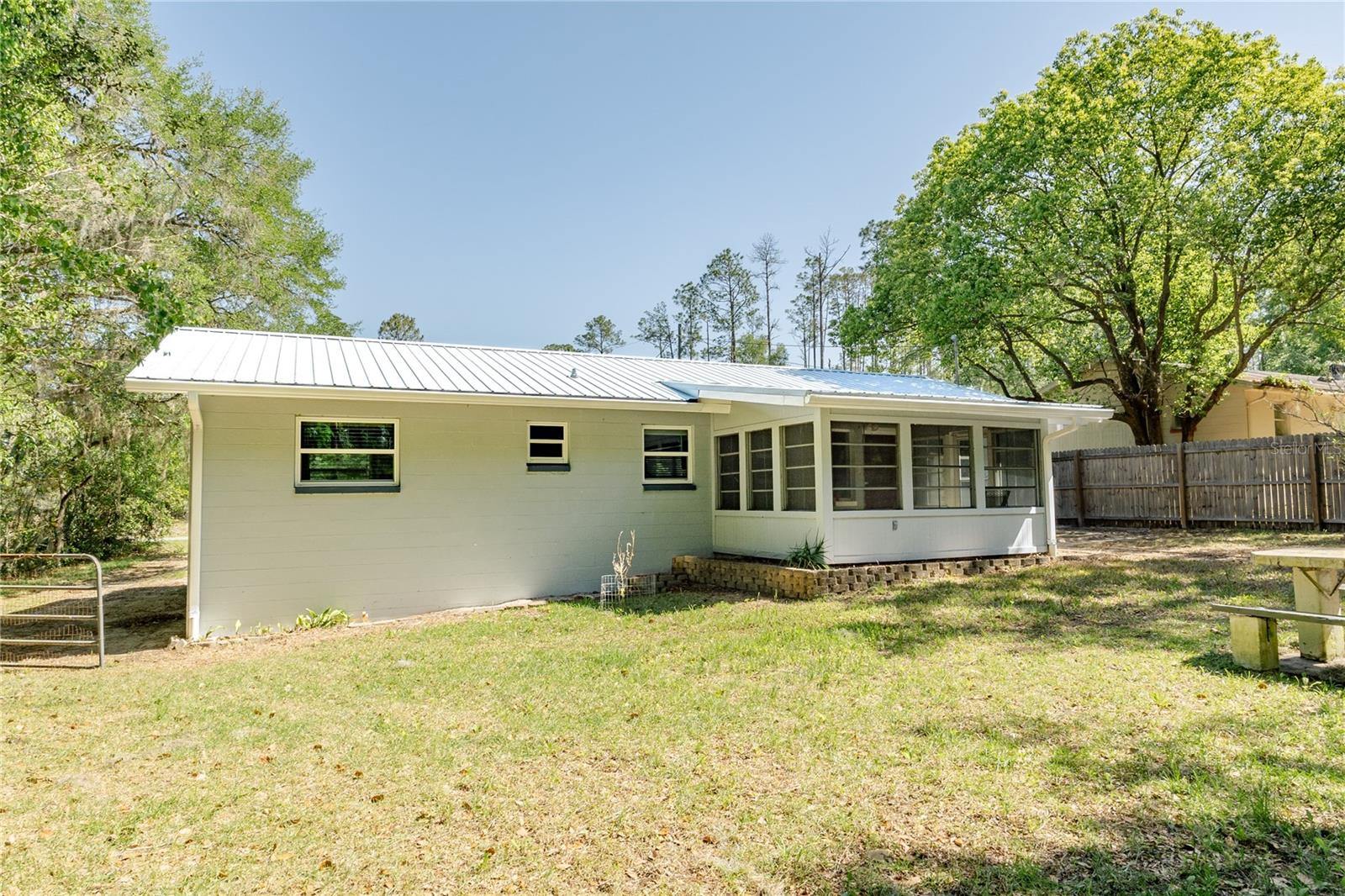RAINBOW LAKES ESTATE - Residential