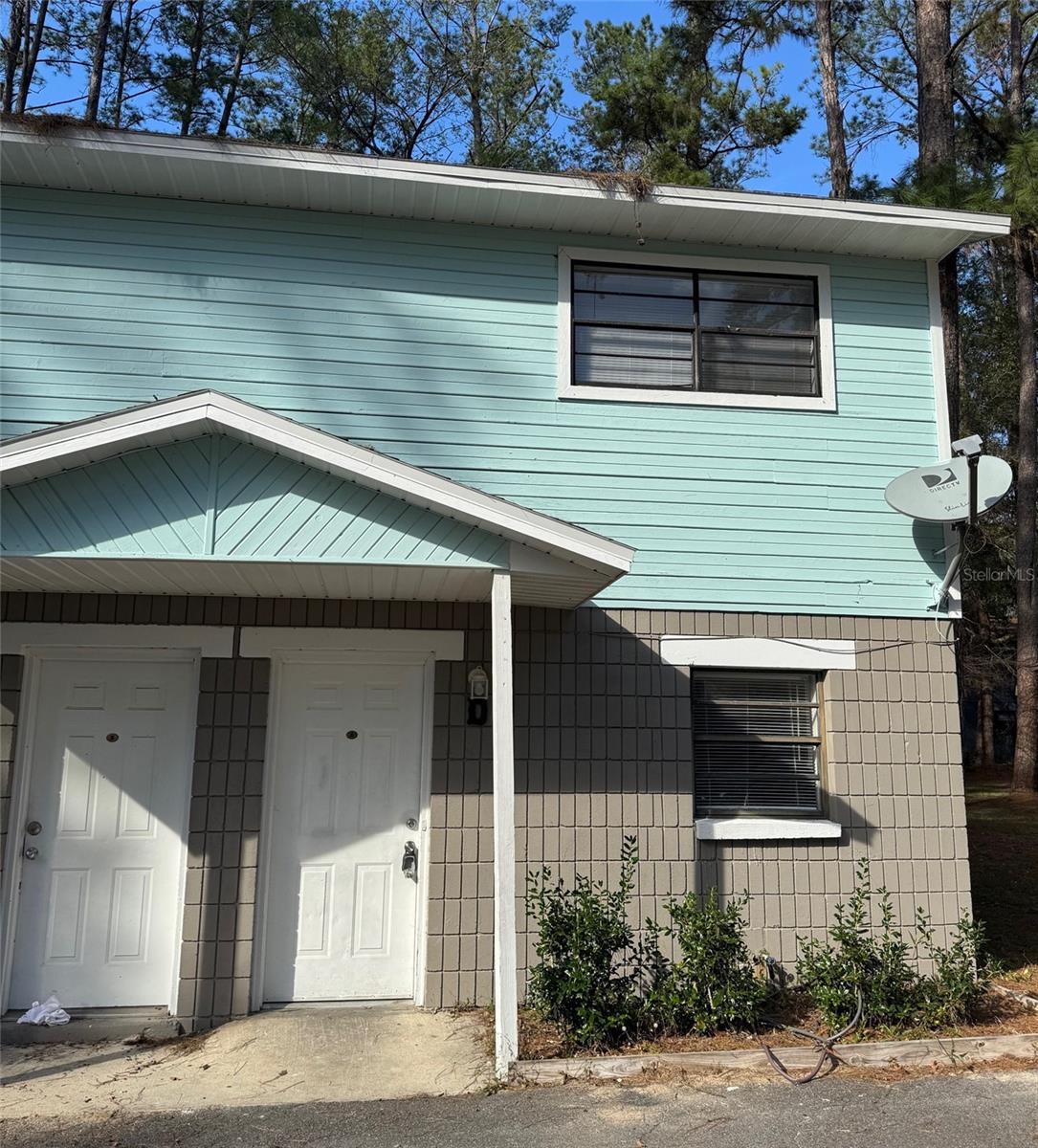 2 Bedroom, 1.5 Bath | 930 sq. ft. | Great Gainesville Location
This 2-bedroom, 1.5-bath home offers 930 sq. ft. of comfortable living space. Conveniently located near shopping, dining, parks, and entertainment, with easy access to major roads for a hassle-free commute.
